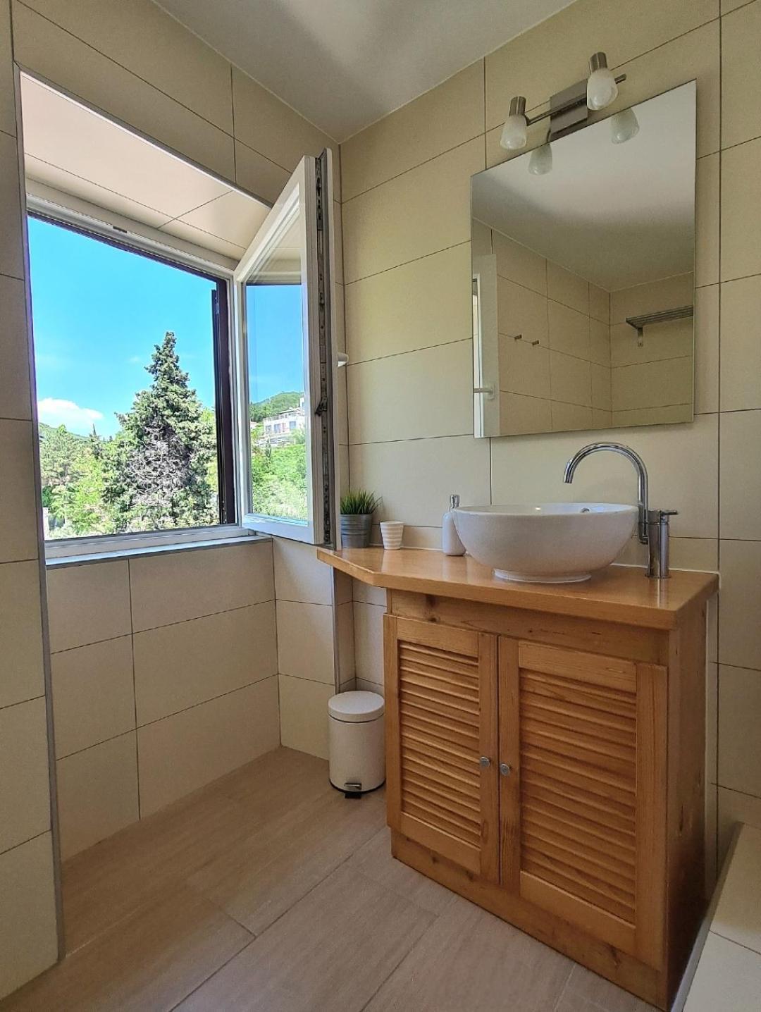 Apartments Sveti Ivan Mošćenička Draga Rom bilde